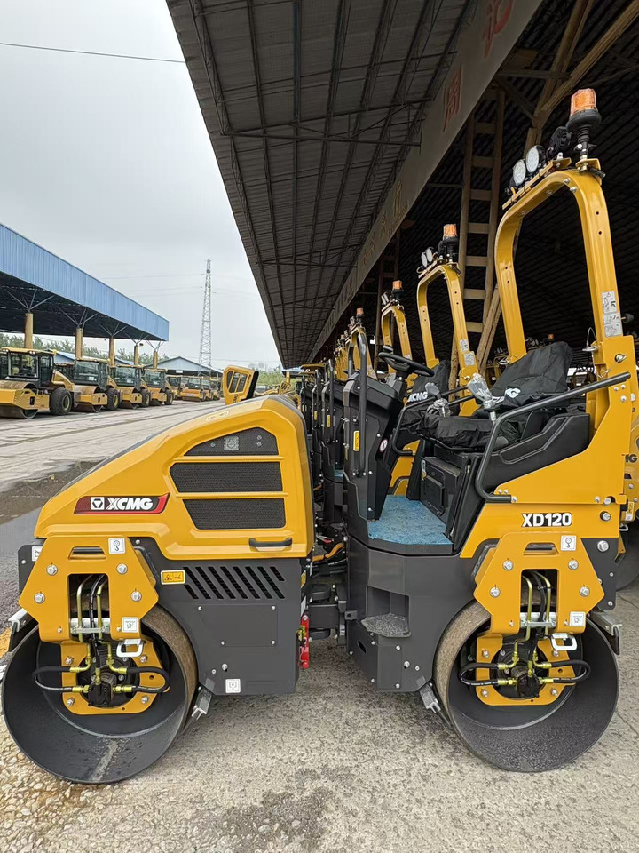 XCMG small XD120 Double Drum Vibratory Road Roller - Каток тротуарный: фото 2 XCMG small XD120 Double Drum Vibratory Road Roller - Каток тротуарный: фото 2