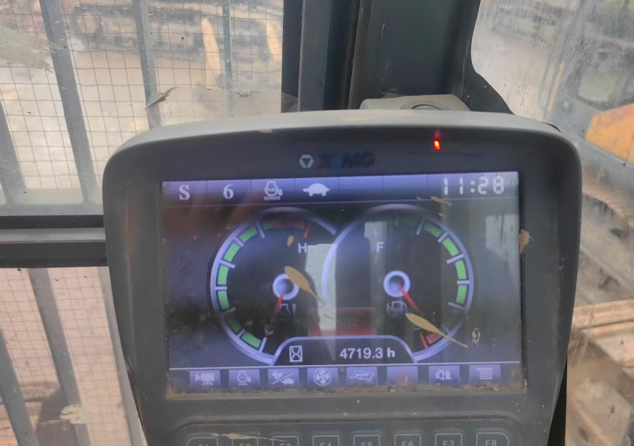 XCMG used hydraulic excavator XE490DK 49ton for sale - Гусеничный экскаватор: фото 3 XCMG used hydraulic excavator XE490DK 49ton for sale - Гусеничный экскаватор: фото 3