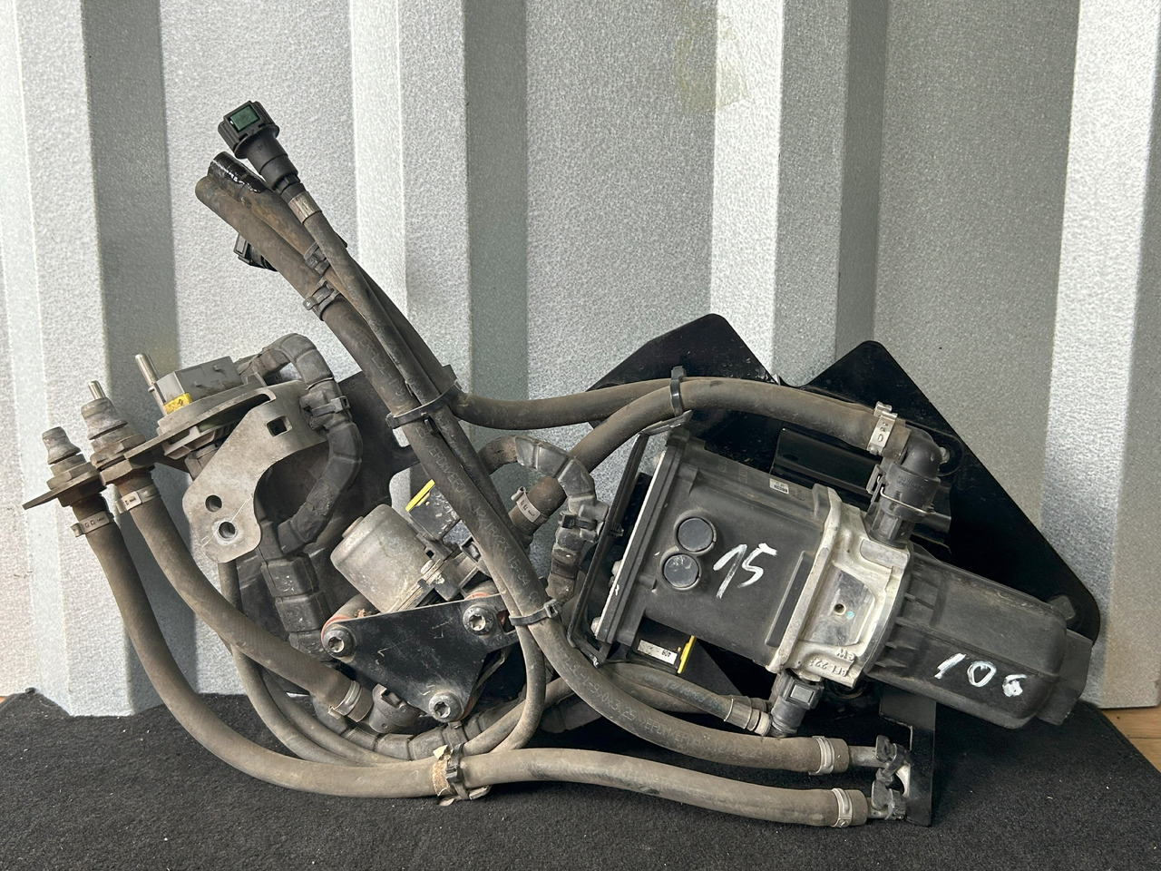 DAF XF 106 ADBLUE KIT - Глушитель/ Выхлопная система: фото 1 DAF XF 106 ADBLUE KIT - Глушитель/ Выхлопная система: фото 1