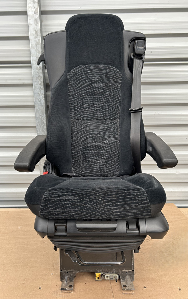Grammer Grammer DRIVER'S SEAT MERCEDES ACTROS MP4 - Сиденье для Грузовиков: фото 1 Grammer Grammer DRIVER'S SEAT MERCEDES ACTROS MP4 - Сиденье для Грузовиков: фото 1