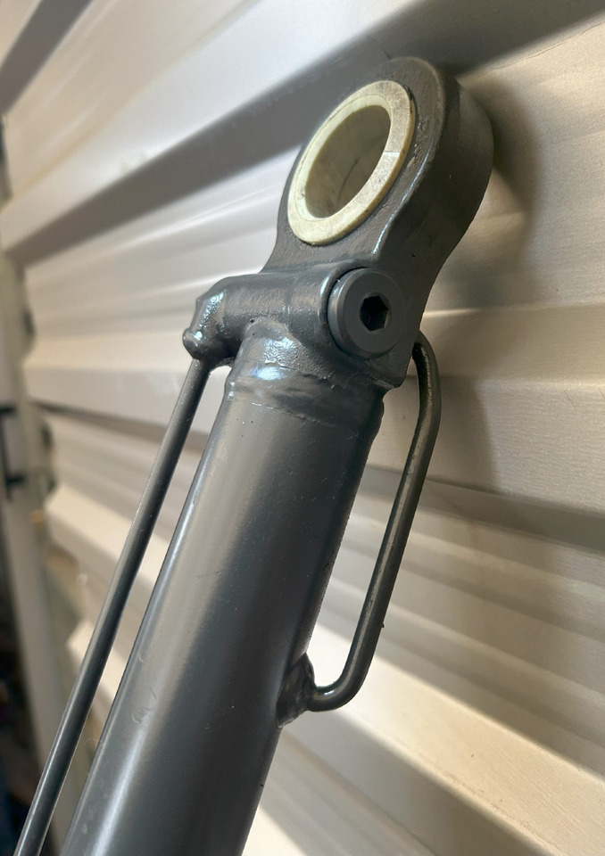 MERCEDES ATEGO CABIN LIFTING ACTUATOR + PUMP - Подвеска кабины: фото 3 MERCEDES ATEGO CABIN LIFTING ACTUATOR + PUMP - Подвеска кабины: фото 3