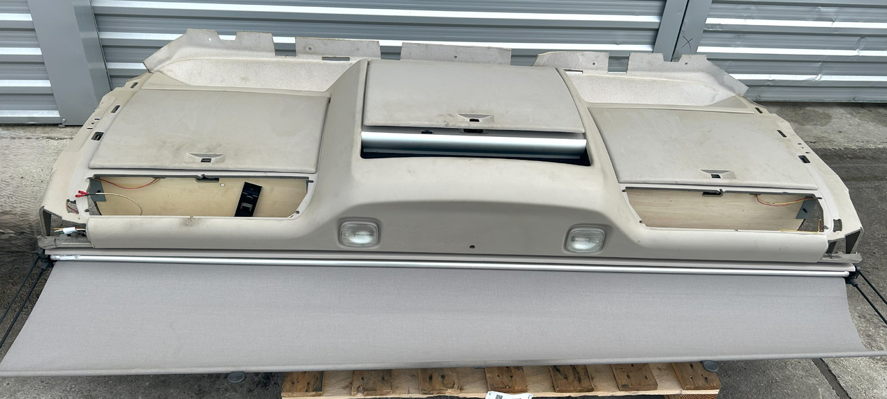 DAF XF 106 480 UPPER COCKPIT STORAGE SHELVES SHELF STORAGE CONSOLE BOARD SUPER SPACE CAB - Запчасти: фото 2 DAF XF 106 480 UPPER COCKPIT STORAGE SHELVES SHELF STORAGE CONSOLE BOARD SUPER SPACE CAB - Запчасти: фото 2