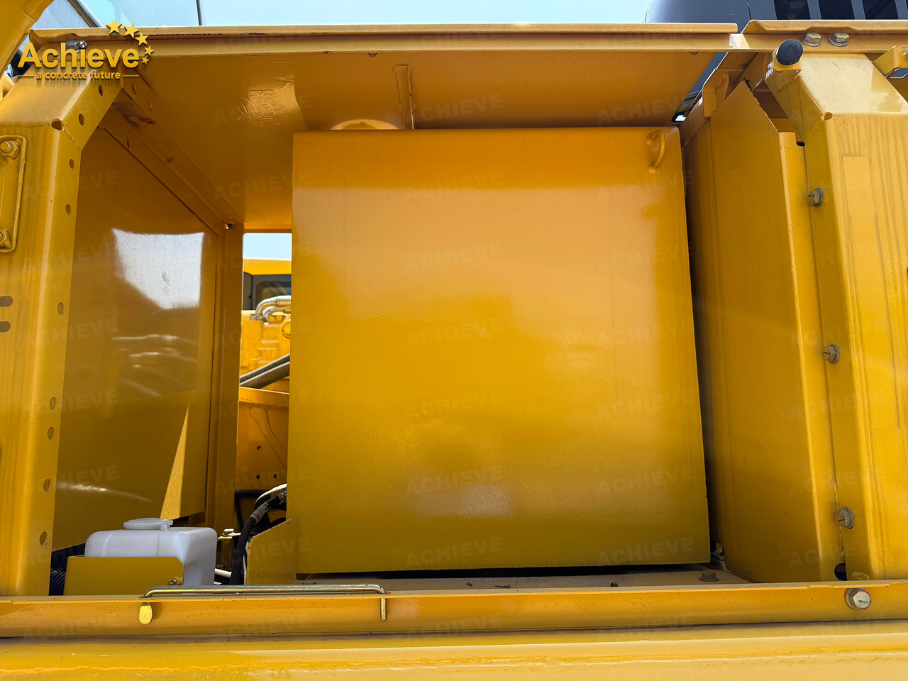 Гусеничный экскаватор KOMATSU Remanufactured Komatsu PC360-7 excavator 1.6 m³  180/1900 kw/rpm  33000 kg  7380 mm  227 kN  Komatsu SAA6D114E  605 L【ACHIEVE】 TOP CONDITION!!!: фото 28