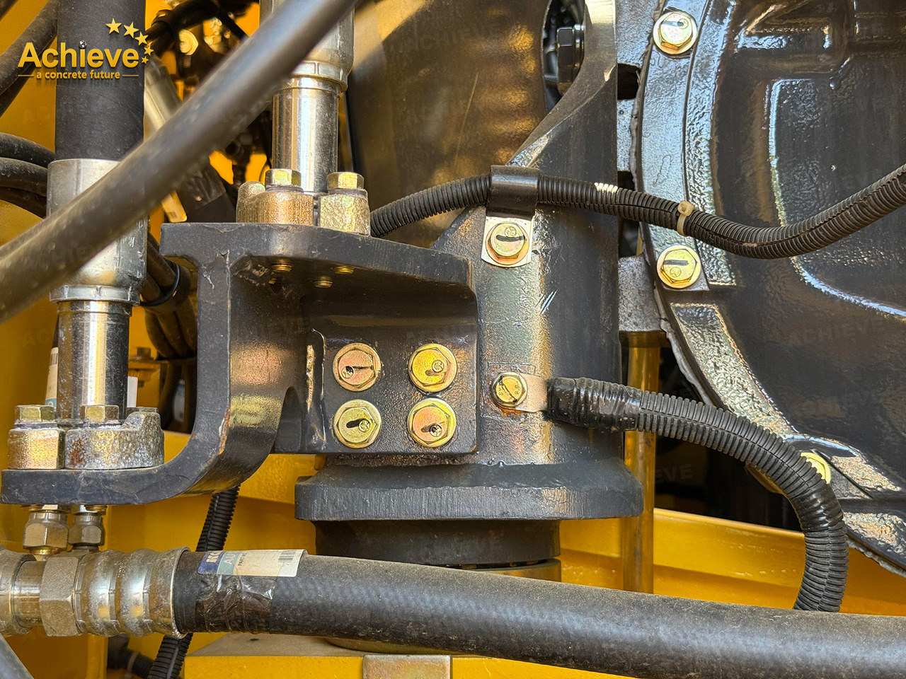 Гусеничный экскаватор KOMATSU Remanufactured Komatsu PC360-7 excavator 1.6 m³  180/1900 kw/rpm  33000 kg  7380 mm  227 kN  Komatsu SAA6D114E  605 L【ACHIEVE】 TOP CONDITION!!!: фото 29