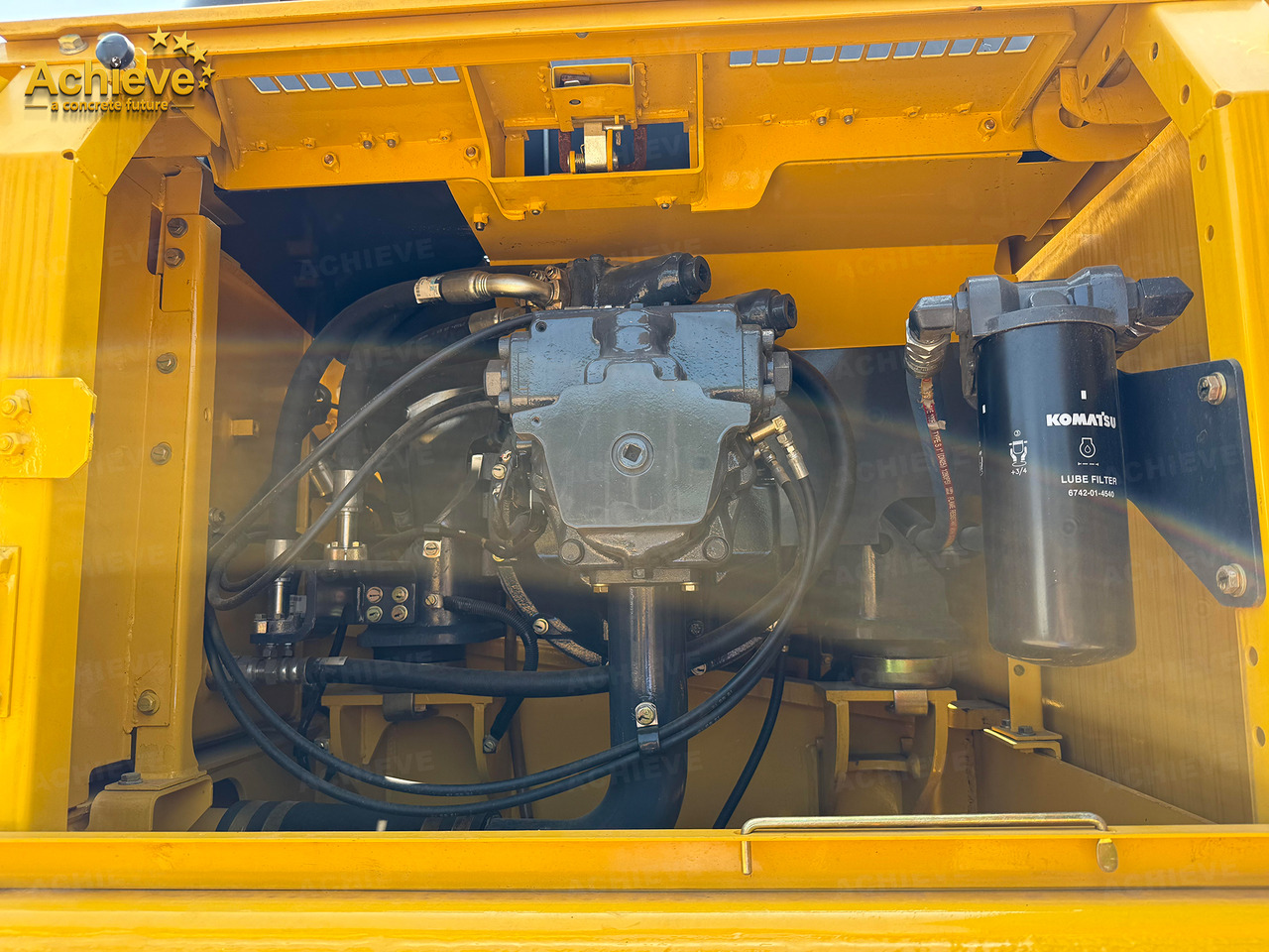 Гусеничный экскаватор KOMATSU Remanufactured Komatsu PC360-7 excavator 1.6 m³  180/1900 kw/rpm  33000 kg  7380 mm  227 kN  Komatsu SAA6D114E  605 L【ACHIEVE】 TOP CONDITION!!!: фото 25