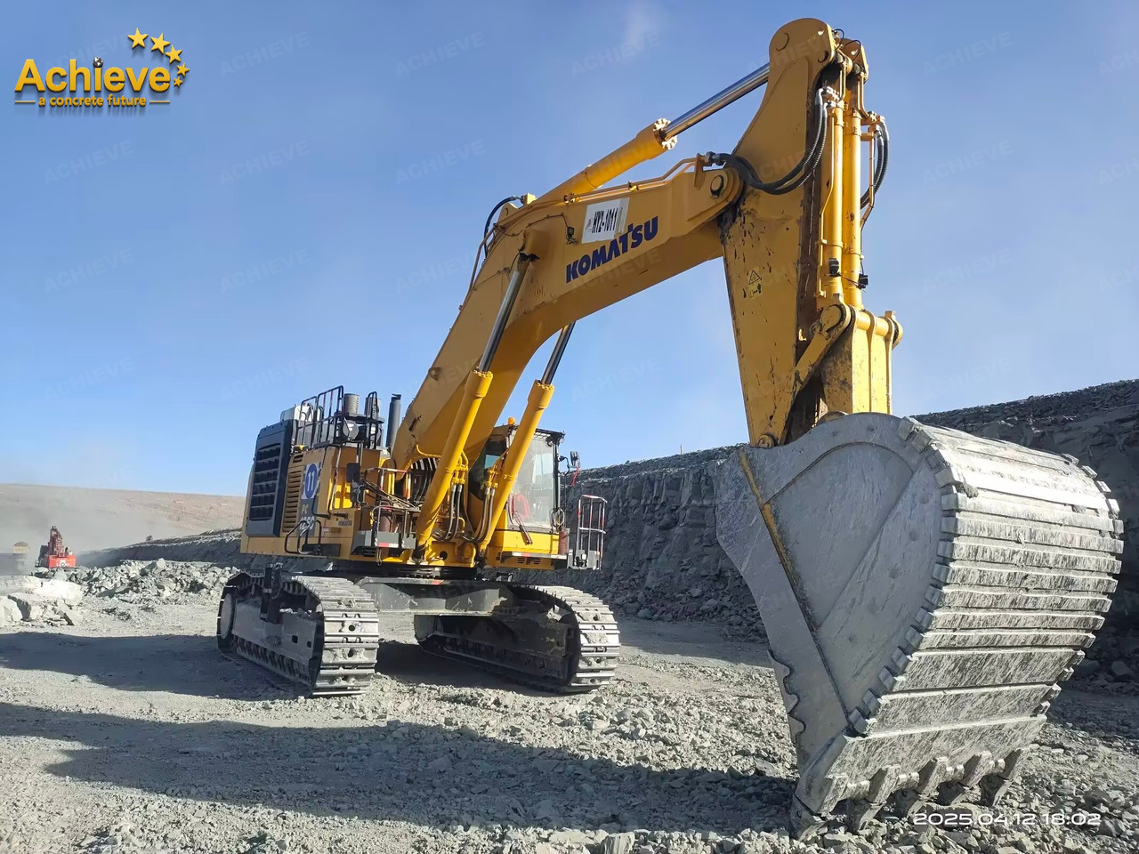 Komatsu 【ACHIEVE】TOP CONDITION!!! PC1250-11R 2023 4500h Horsepower (HP) 758 HP @ 1,800 rpm Operating weight (lbs) 269,300 - 272,600 Bucket Capacity (yd3) 5.3-9.5 - Гусеничный экскаватор: фото 1 Komatsu 【ACHIEVE】TOP CONDITION!!! PC1250-11R 2023 4500h Horsepower (HP) 758 HP @ 1,800 rpm Operating weight (lbs) 269,300 - 272,600 Bucket Capacity (yd3) 5.3-9.5 - Гусеничный экскаватор: фото 1