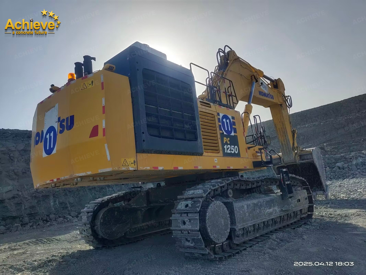 Komatsu 【ACHIEVE】TOP CONDITION!!! PC1250-11R 2023 4500h Horsepower (HP) 758 HP @ 1,800 rpm Operating weight (lbs) 269,300 - 272,600 Bucket Capacity (yd3) 5.3-9.5 - Гусеничный экскаватор: фото 3 Komatsu 【ACHIEVE】TOP CONDITION!!! PC1250-11R 2023 4500h Horsepower (HP) 758 HP @ 1,800 rpm Operating weight (lbs) 269,300 - 272,600 Bucket Capacity (yd3) 5.3-9.5 - Гусеничный экскаватор: фото 3