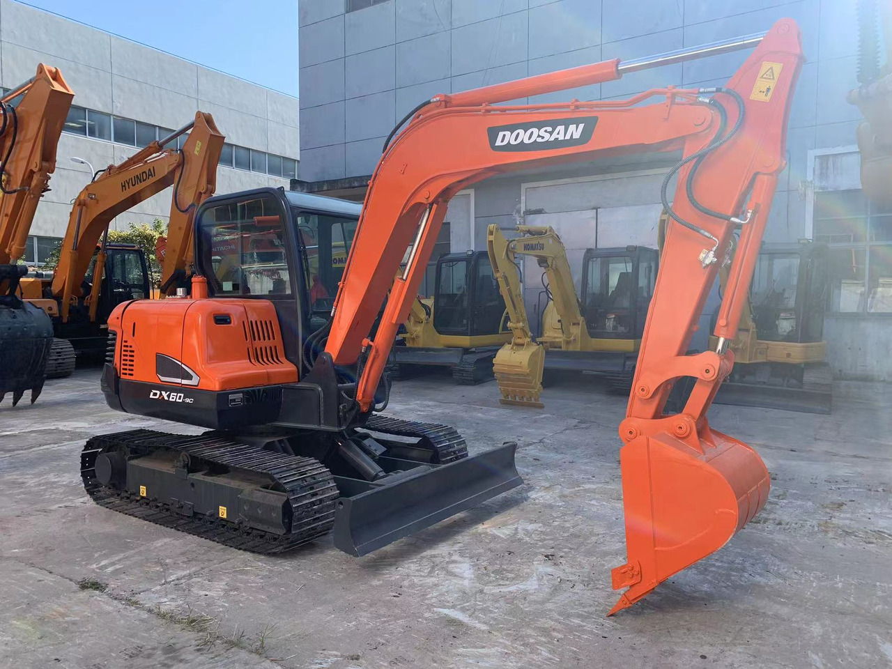 DOOSAN Mini Excavator Doosan DX60, DX55 - Гусеничный экскаватор: фото 3 DOOSAN Mini Excavator Doosan DX60, DX55 - Гусеничный экскаватор: фото 3