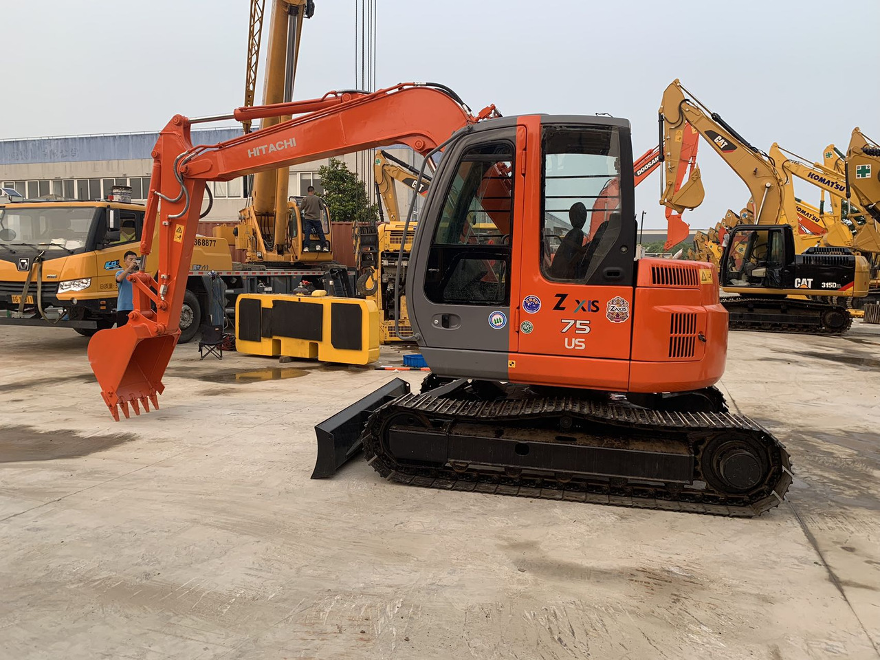 Hitachi Tracked Excavator ZX75 with Blade Dozer - Гусеничный экскаватор: фото 3 Hitachi Tracked Excavator ZX75 with Blade Dozer - Гусеничный экскаватор: фото 3