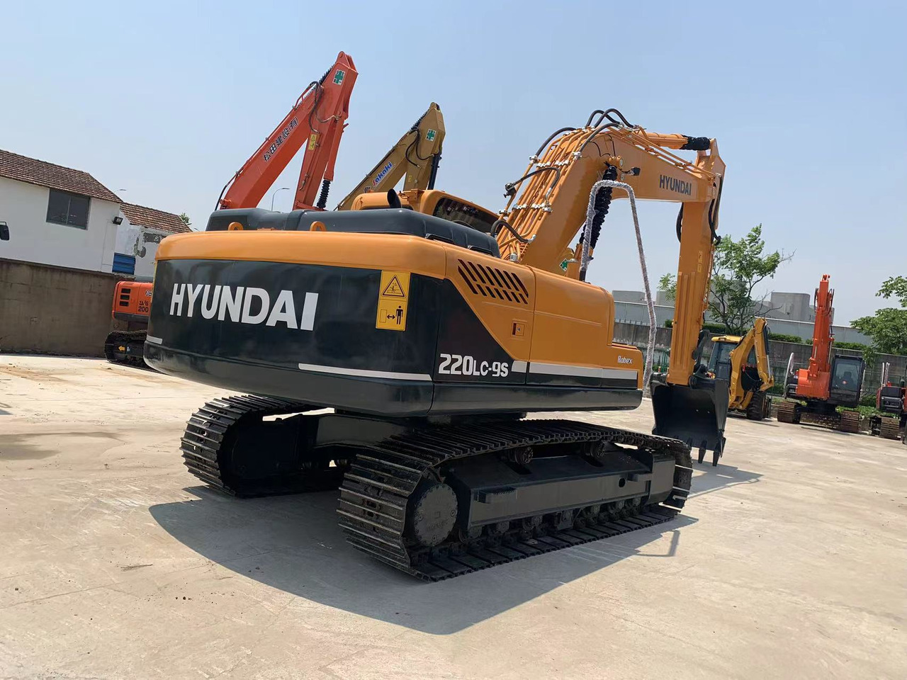 Hyundai 22 ton Excavator 220LC-9S Good Condition Construction Machine - Гусеничный экскаватор: фото 4 Hyundai 22 ton Excavator 220LC-9S Good Condition Construction Machine - Гусеничный экскаватор: фото 4
