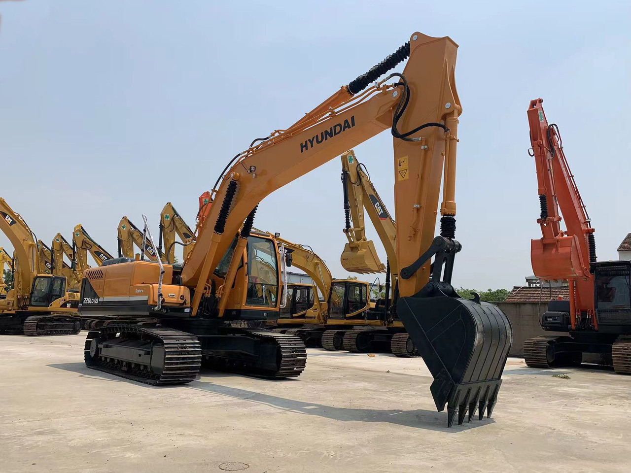 Hyundai 22 ton Excavator 220LC-9S Good Condition Construction Machine - Гусеничный экскаватор: фото 2 Hyundai 22 ton Excavator 220LC-9S Good Condition Construction Machine - Гусеничный экскаватор: фото 2