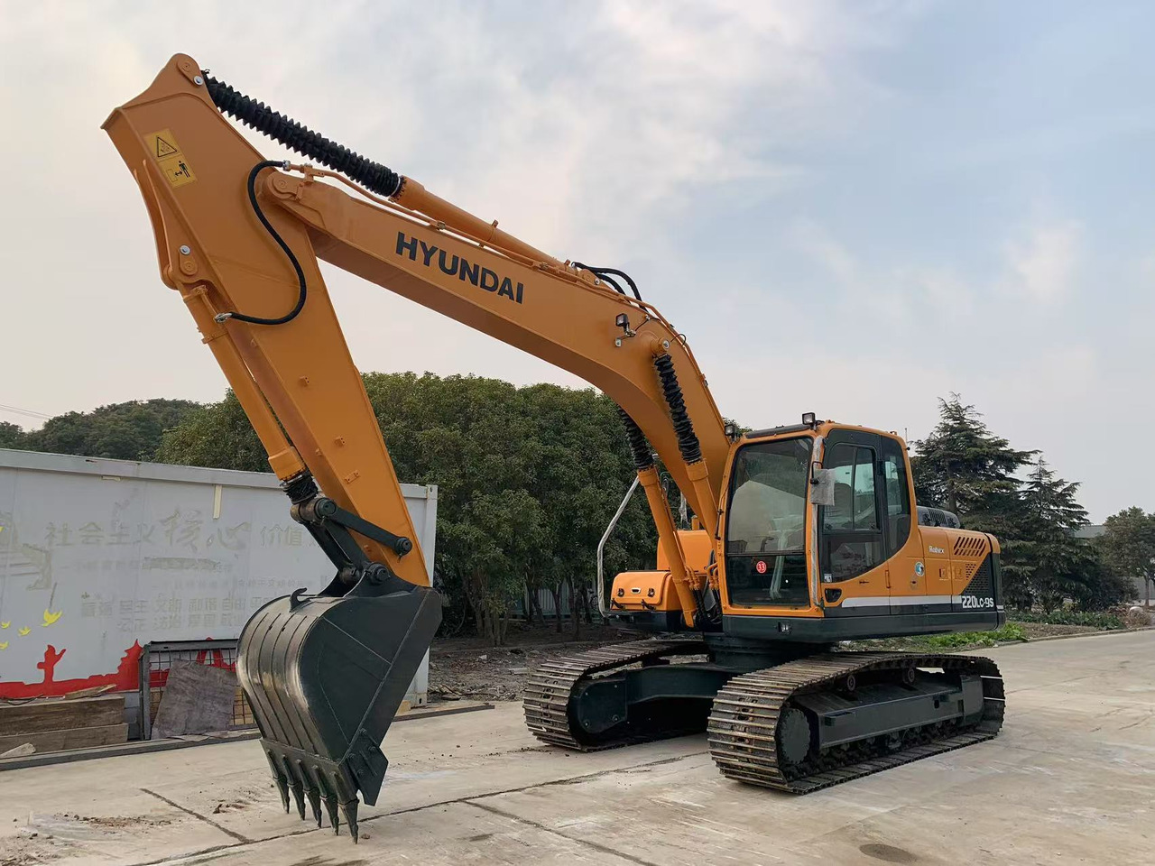Hyundai Excavator 220LC-9S Secondhand Korea Machine - Гусеничный экскаватор: фото 2 Hyundai Excavator 220LC-9S Secondhand Korea Machine - Гусеничный экскаватор: фото 2