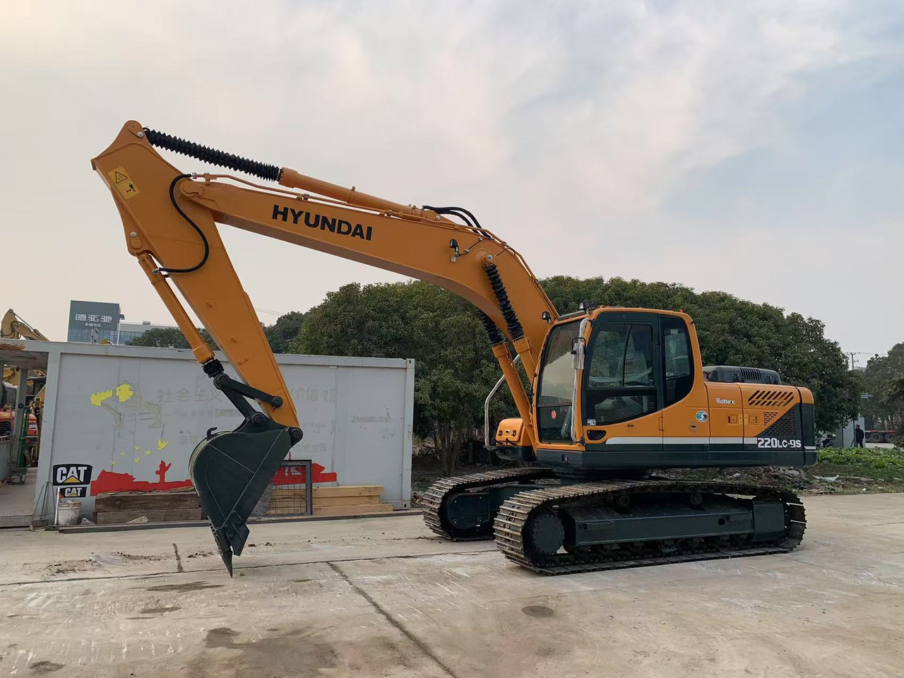 Hyundai Excavator 220LC-9S Secondhand Korea Machine - Гусеничный экскаватор: фото 1 Hyundai Excavator 220LC-9S Secondhand Korea Machine - Гусеничный экскаватор: фото 1