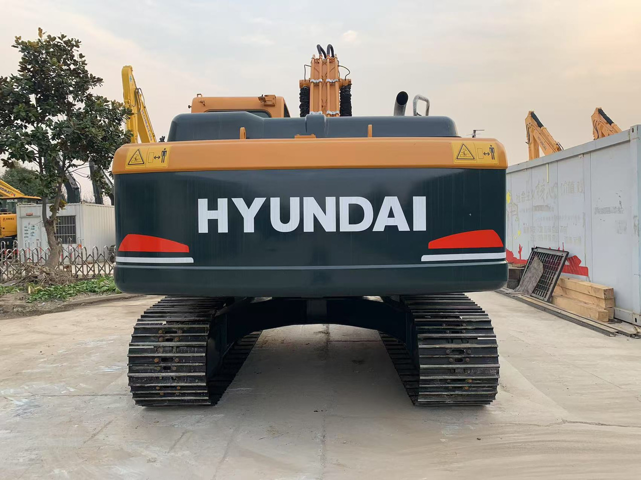 Hyundai Excavator 220LC-9S Secondhand Korea Machine - Гусеничный экскаватор: фото 4 Hyundai Excavator 220LC-9S Secondhand Korea Machine - Гусеничный экскаватор: фото 4