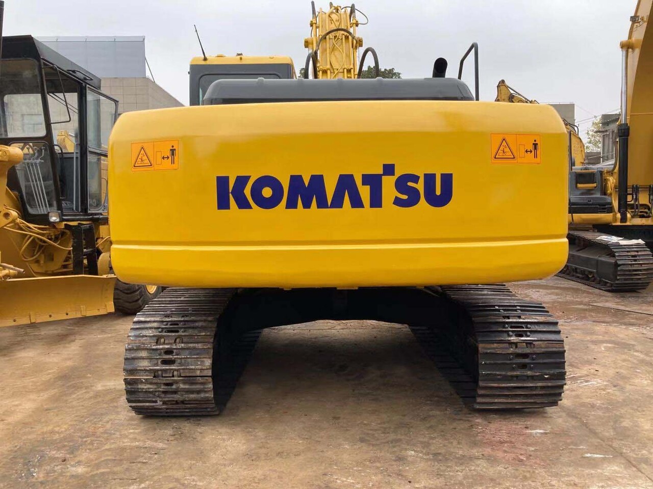 KOMATSU PC220 excavator cheap 22 ton used excavator Komatsu PC220 - Гусеничный экскаватор: фото 5 KOMATSU PC220 excavator cheap 22 ton used excavator Komatsu PC220 - Гусеничный экскаватор: фото 5
