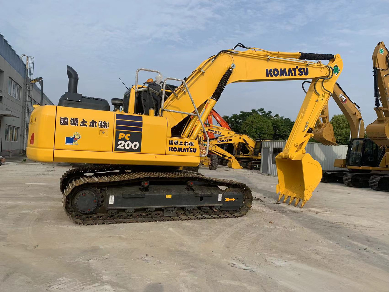 Komatsu 20 ton Excavator PC200-7, PC200-8 with Hydraulic Hammer - Гусеничный экскаватор: фото 2 Komatsu 20 ton Excavator PC200-7, PC200-8 with Hydraulic Hammer - Гусеничный экскаватор: фото 2