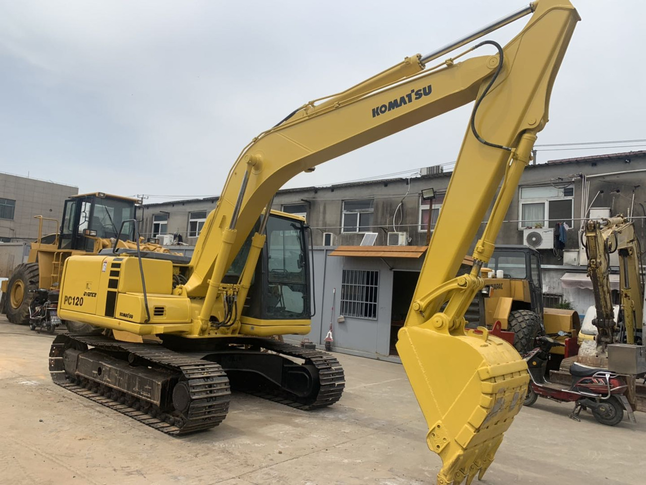 Komatsu PC120 Secondhand Excavator Good Price on Sale - Гусеничный экскаватор: фото 2 Komatsu PC120 Secondhand Excavator Good Price on Sale - Гусеничный экскаватор: фото 2