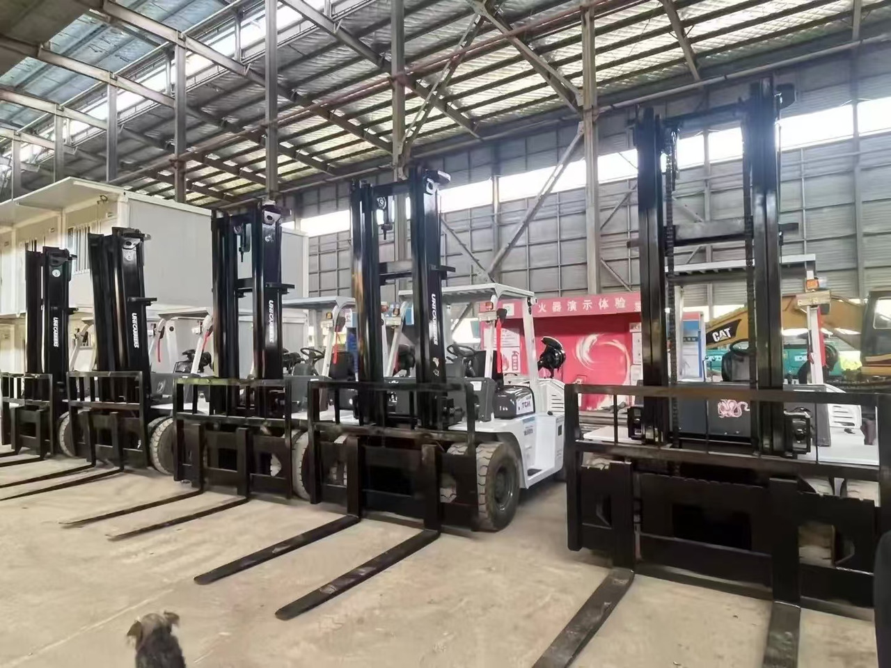 TCM 10 ton Diesel Forklift FD100 with Fork Positioner - Дизельный погрузчик: фото 2 TCM 10 ton Diesel Forklift FD100 with Fork Positioner - Дизельный погрузчик: фото 2