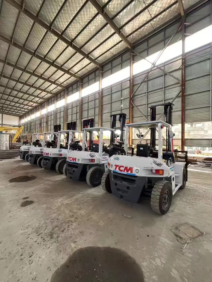 TCM 10 ton Diesel Forklift FD100 with Fork Positioner - Дизельный погрузчик: фото 3 TCM 10 ton Diesel Forklift FD100 with Fork Positioner - Дизельный погрузчик: фото 3