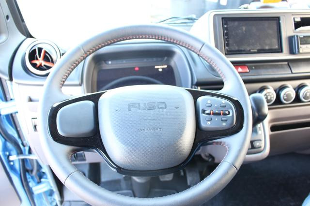 Малотоннажный бортовой грузовик FUSO Canter 4C15E M - BATT.: фото 8
