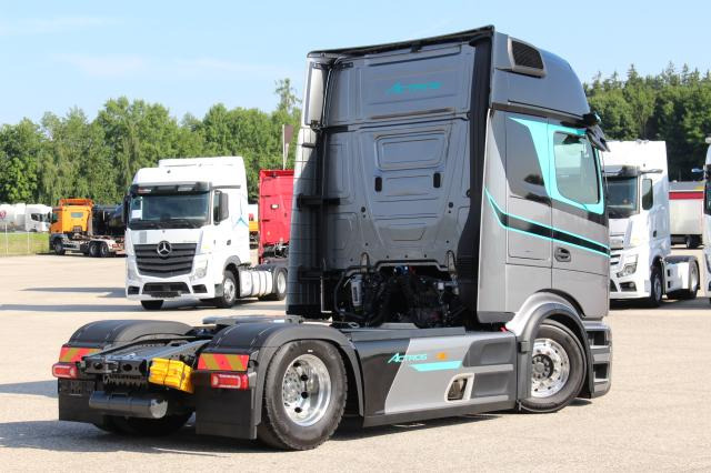 Mercedes-Benz Actros 1848LS F1 EDITION - Тягач: фото 4 Mercedes-Benz Actros 1848LS F1 EDITION - Тягач: фото 4