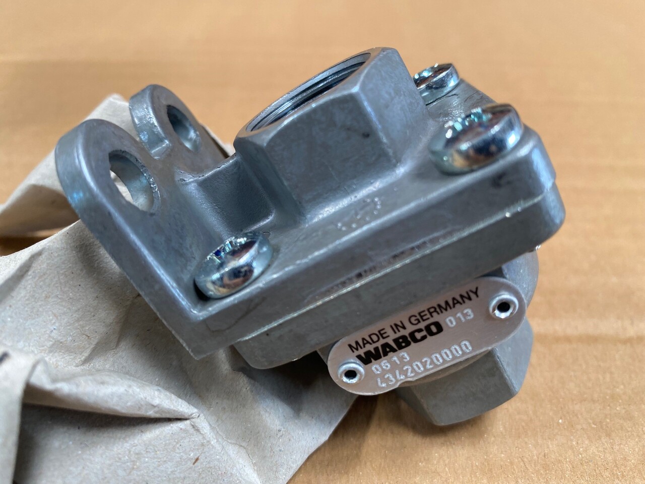 NEW HOLLAND 34834 Valve O&K Terex 34834 1455254 533-7221 Wabco 4342020000 - Запчасти: фото 3 NEW HOLLAND 34834 Valve O&K Terex 34834 1455254 533-7221 Wabco 4342020000 - Запчасти: фото 3