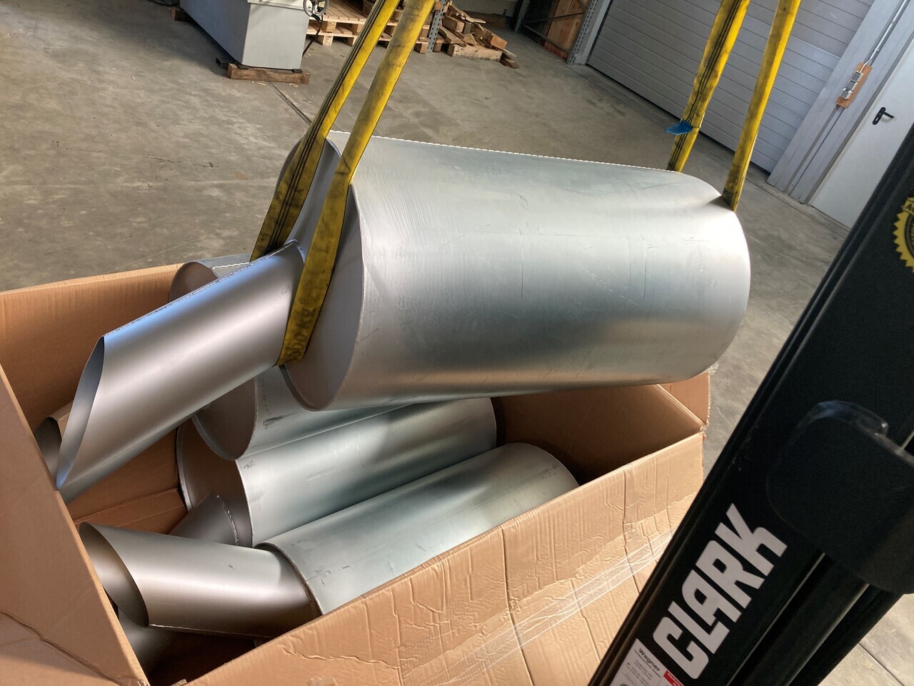 O&K Terex RH120E 6030 RH170 6040 Mufflers 3705562 1461422 534-1896 & RH120 6030 Muffler 3718008 4026349 535-0056 - Запчасти для Грузовиков: фото 1 O&K Terex RH120E 6030 RH170 6040 Mufflers 3705562 1461422 534-1896 & RH120 6030 Muffler 3718008 4026349 535-0056 - Запчасти для Грузовиков: фото 1