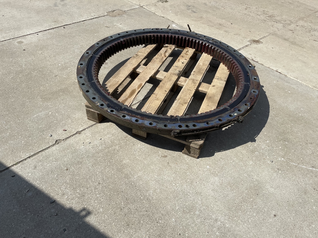 LIEBHERR R906 - Поворотное кольцо для Экскаваторов: фото 3 LIEBHERR R906 - Поворотное кольцо для Экскаваторов: фото 3