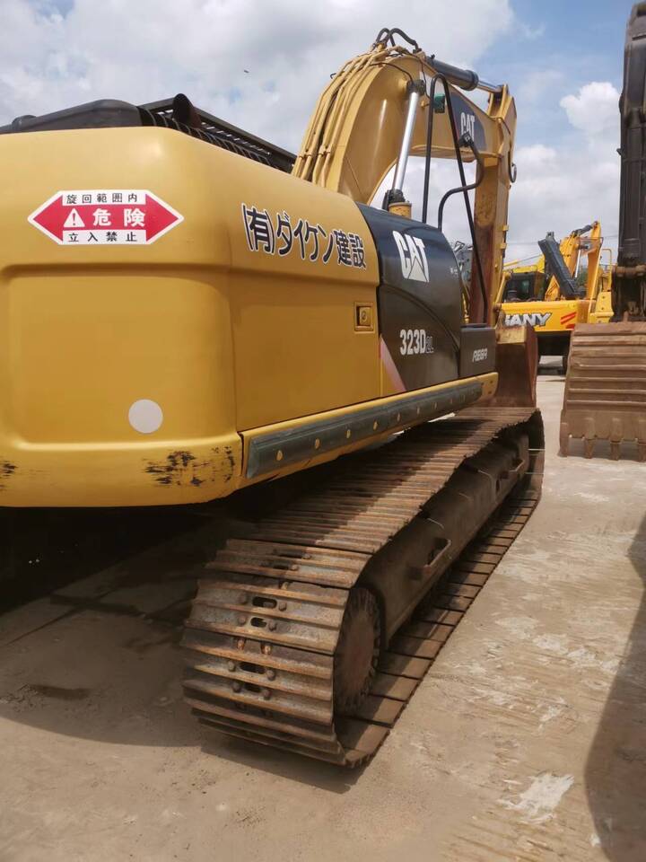 Caterpillar 323D - Гусеничный экскаватор: фото 3 Caterpillar 323D - Гусеничный экскаватор: фото 3