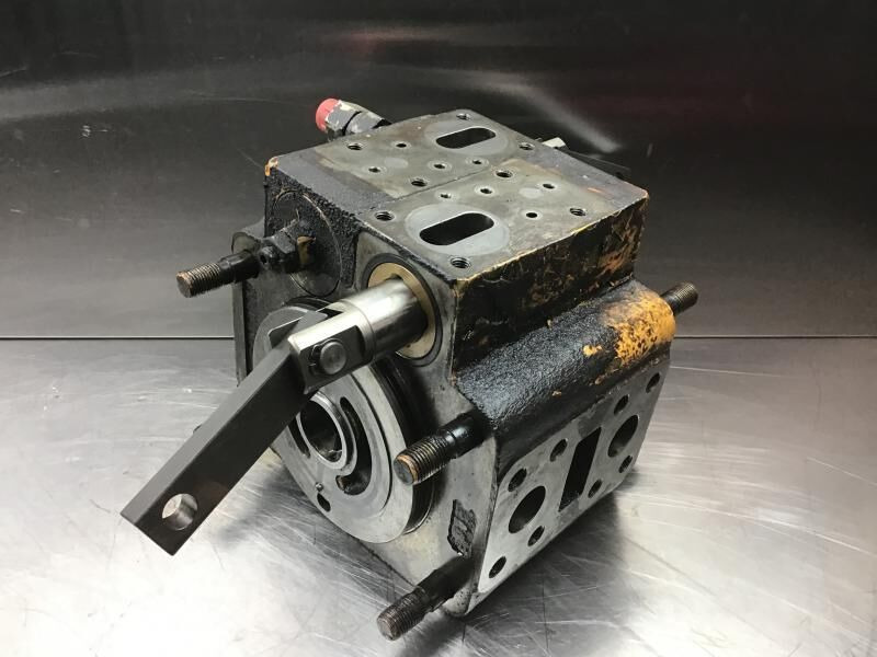 Liebherr A900 Li - Двигатель и запчасти: фото 1 Liebherr A900 Li - Двигатель и запчасти: фото 1