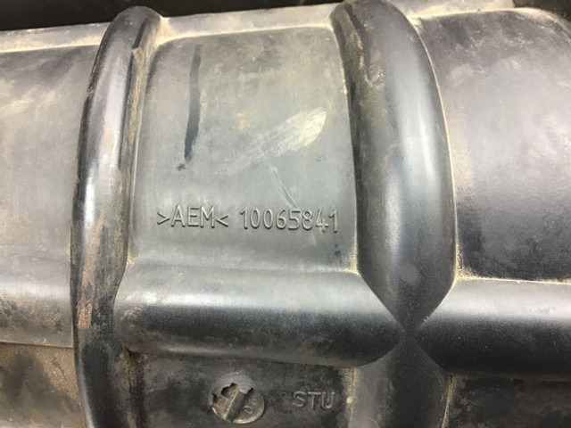 Liebherr Air Filter Hose - Впускная труба: фото 3 Liebherr Air Filter Hose - Впускная труба: фото 3
