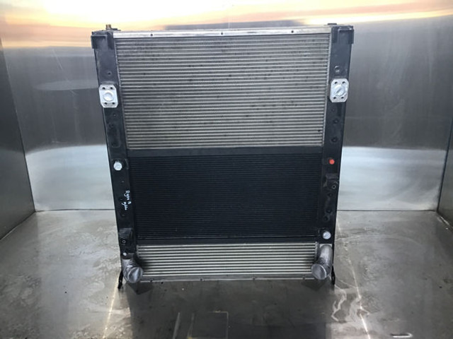 Liebherr Combined Radiator - Радиатор: фото 1 Liebherr Combined Radiator - Радиатор: фото 1