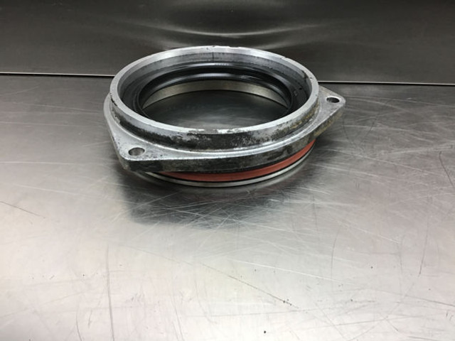 Liebherr Crankshaft Sealing - Двигатель и запчасти: фото 3 Liebherr Crankshaft Sealing - Двигатель и запчасти: фото 3