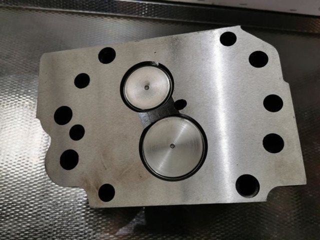 Liebherr Cylinderhead Rebuild - Блок цилиндров: фото 4 Liebherr Cylinderhead Rebuild - Блок цилиндров: фото 4