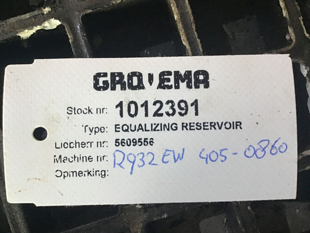 Liebherr Equalizing Reservoir - Расширительный бачок: фото 3 Liebherr Equalizing Reservoir - Расширительный бачок: фото 3