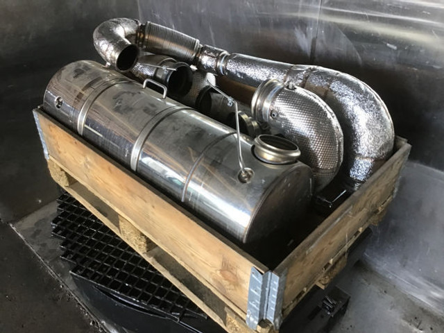 Liebherr Exhaust Set - Глушитель/ Выхлопная система: фото 3 Liebherr Exhaust Set - Глушитель/ Выхлопная система: фото 3