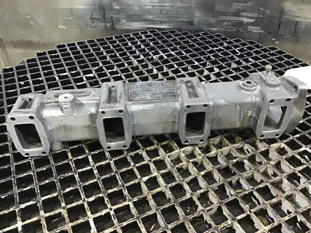 Liebherr Intakepipe - Впускная труба: фото 1 Liebherr Intakepipe - Впускная труба: фото 1