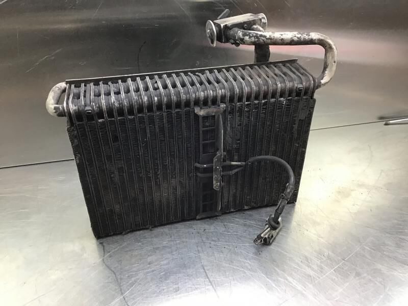 Liebherr L580 / L506 / L524 / L538 / L542 / L550 / L556 / L576 / L528 / L566 / L584 / L586 / L546 - Часть системы кондиционирования: фото 1 Liebherr L580 / L506 / L524 / L538 / L542 / L550 / L556 / L576 / L528 / L566 / L584 / L586 / L546 - Часть системы кондиционирования: фото 1