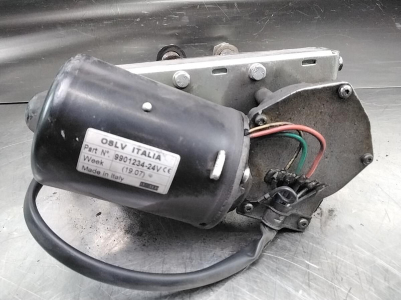 Liebherr LR632 B - Щетка стеклоочистителя: фото 3 Liebherr LR632 B - Щетка стеклоочистителя: фото 3