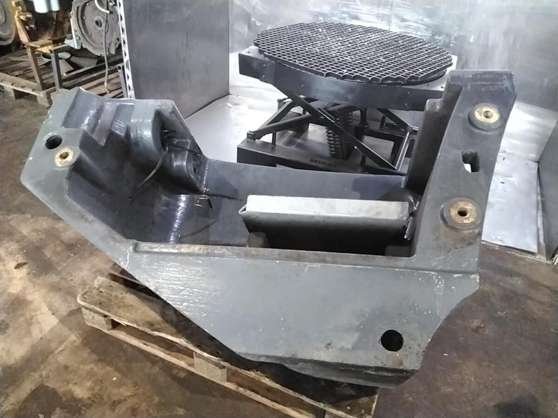 Liebherr - Противовес для Строительной техники: фото 1 Liebherr - Противовес для Строительной техники: фото 1