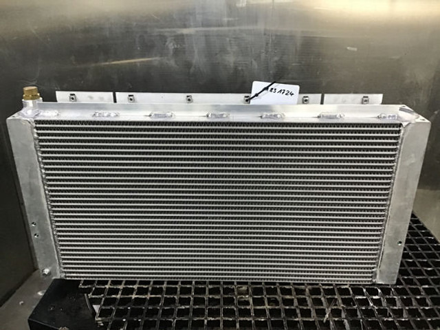 Liebherr Oil Cooler - Масляный радиатор: фото 1 Liebherr Oil Cooler - Масляный радиатор: фото 1