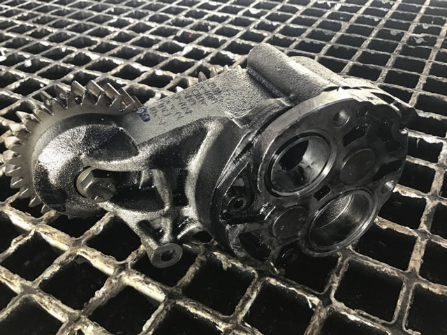 Liebherr Oil Pump - Масляный насос: фото 2 Liebherr Oil Pump - Масляный насос: фото 2