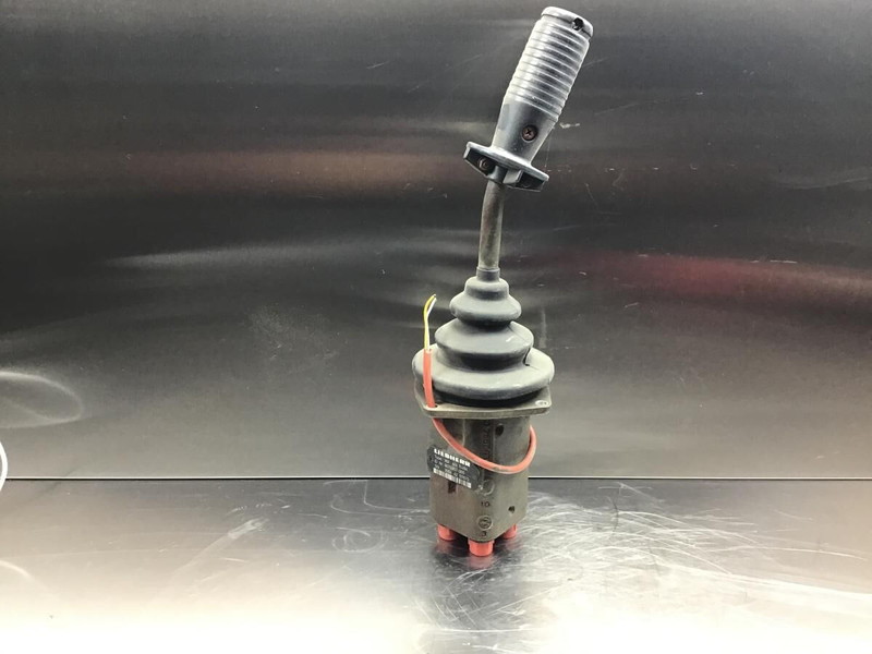 Liebherr Pilot Control Unit - Гидравлика: фото 2 Liebherr Pilot Control Unit - Гидравлика: фото 2