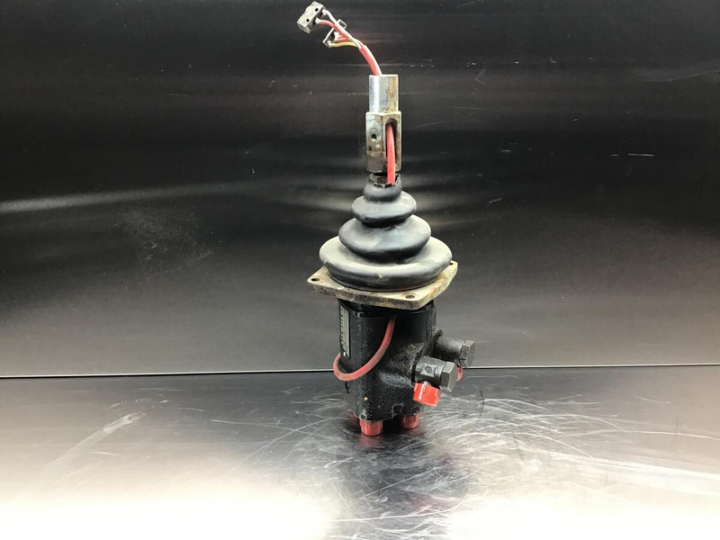 Liebherr Pilot Control Unit - Гидравлика: фото 1 Liebherr Pilot Control Unit - Гидравлика: фото 1