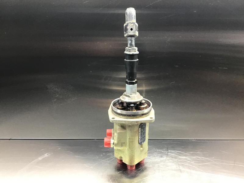 Liebherr Pilot control Unit - Гидравлика: фото 1 Liebherr Pilot control Unit - Гидравлика: фото 1