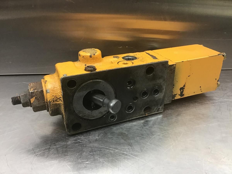 Liebherr R902 Li / R912 LC - Клапан: фото 3 Liebherr R902 Li / R912 LC - Клапан: фото 3