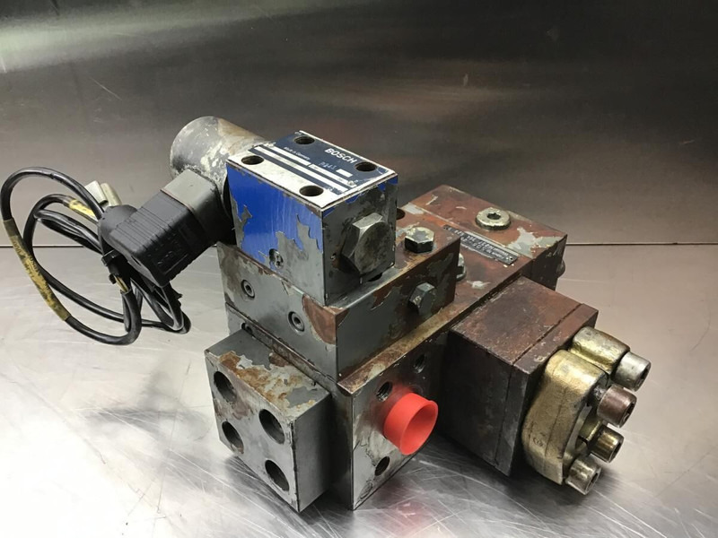 Liebherr R934B / R934T / R944 / R944B - Гидравлика: фото 2 Liebherr R934B / R934T / R944 / R944B - Гидравлика: фото 2