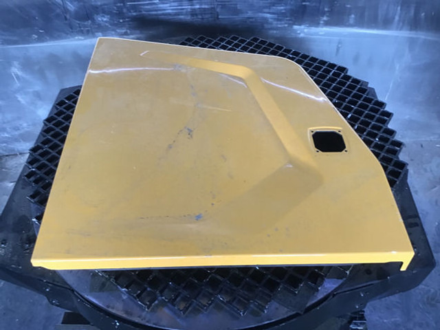 Liebherr Side Door Right Front - Дверь и запчасти: фото 3 Liebherr Side Door Right Front - Дверь и запчасти: фото 3