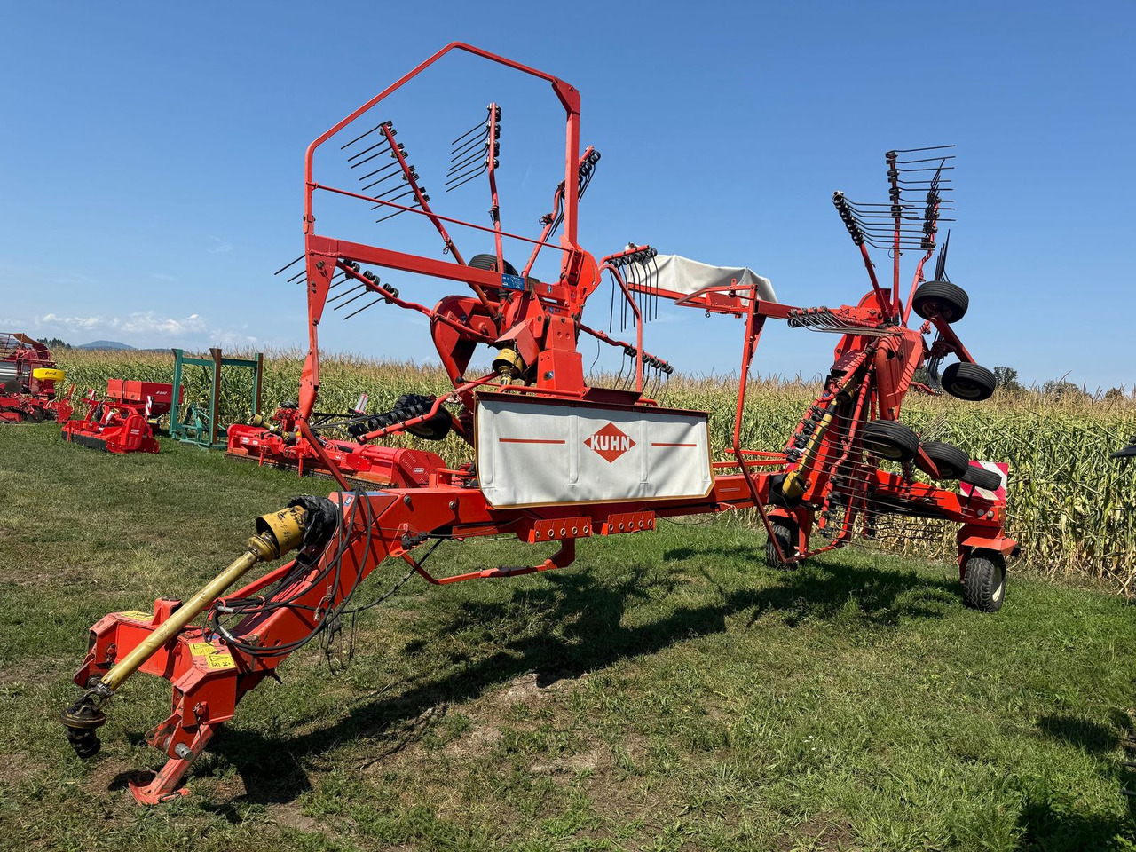 Kuhn GA 7302 DL - Сеноворошилка: фото 1 Kuhn GA 7302 DL - Сеноворошилка: фото 1
