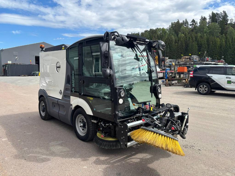 Mathieu MS-210 Azura Flex Street Sweeper - Подметально-уборочная машина: фото 2 Mathieu MS-210 Azura Flex Street Sweeper - Подметально-уборочная машина: фото 2